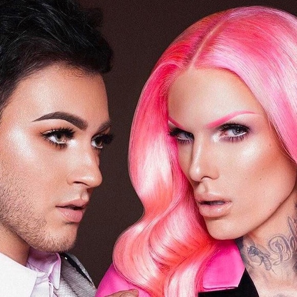 Jeffree Star x Manny Mua Eclipse Highlighter - Picture 4 of 8